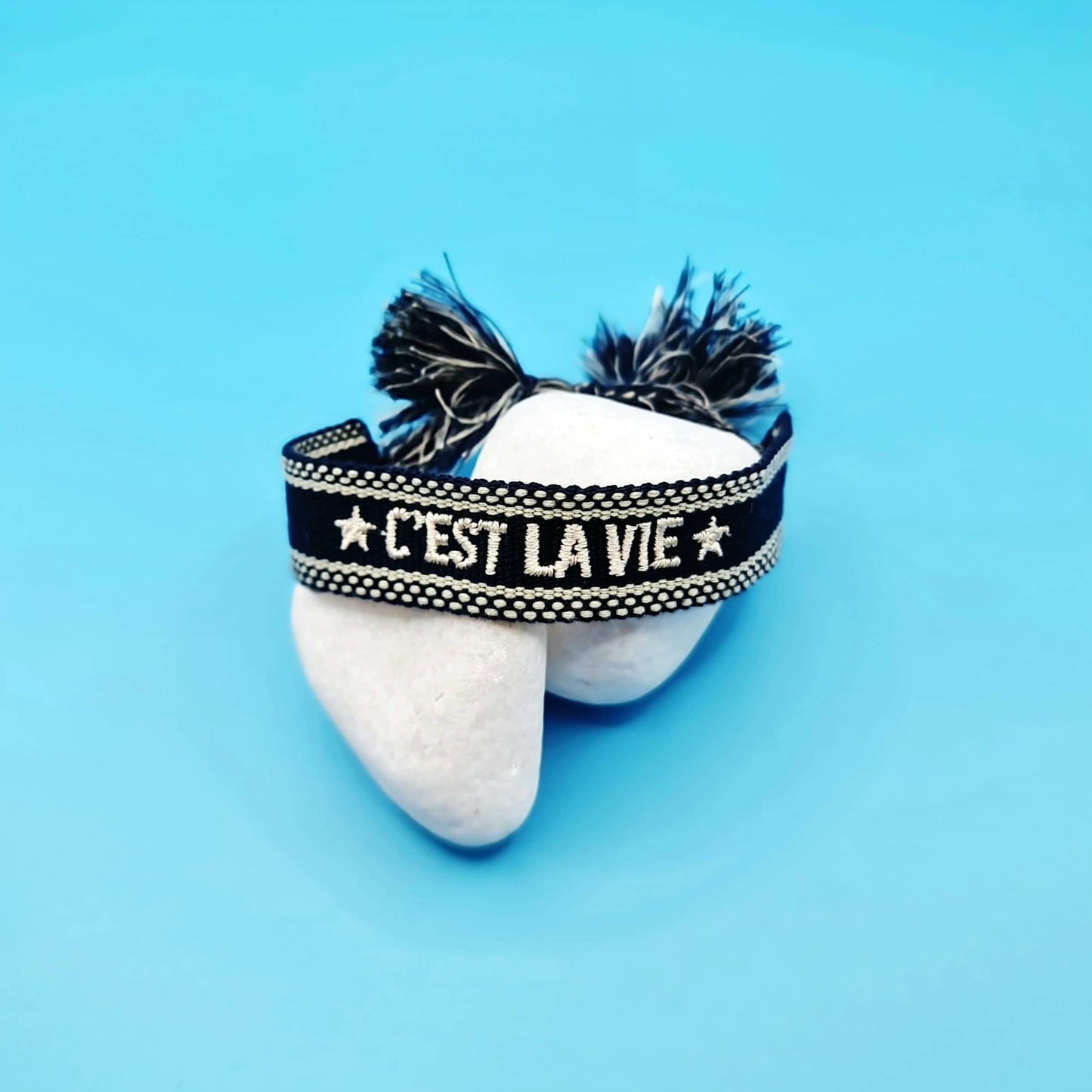 c'est la vie bracelet, c'est la vie cotton bracelet, c'est la vie friendship bracelet, black c'est la vie bracelet