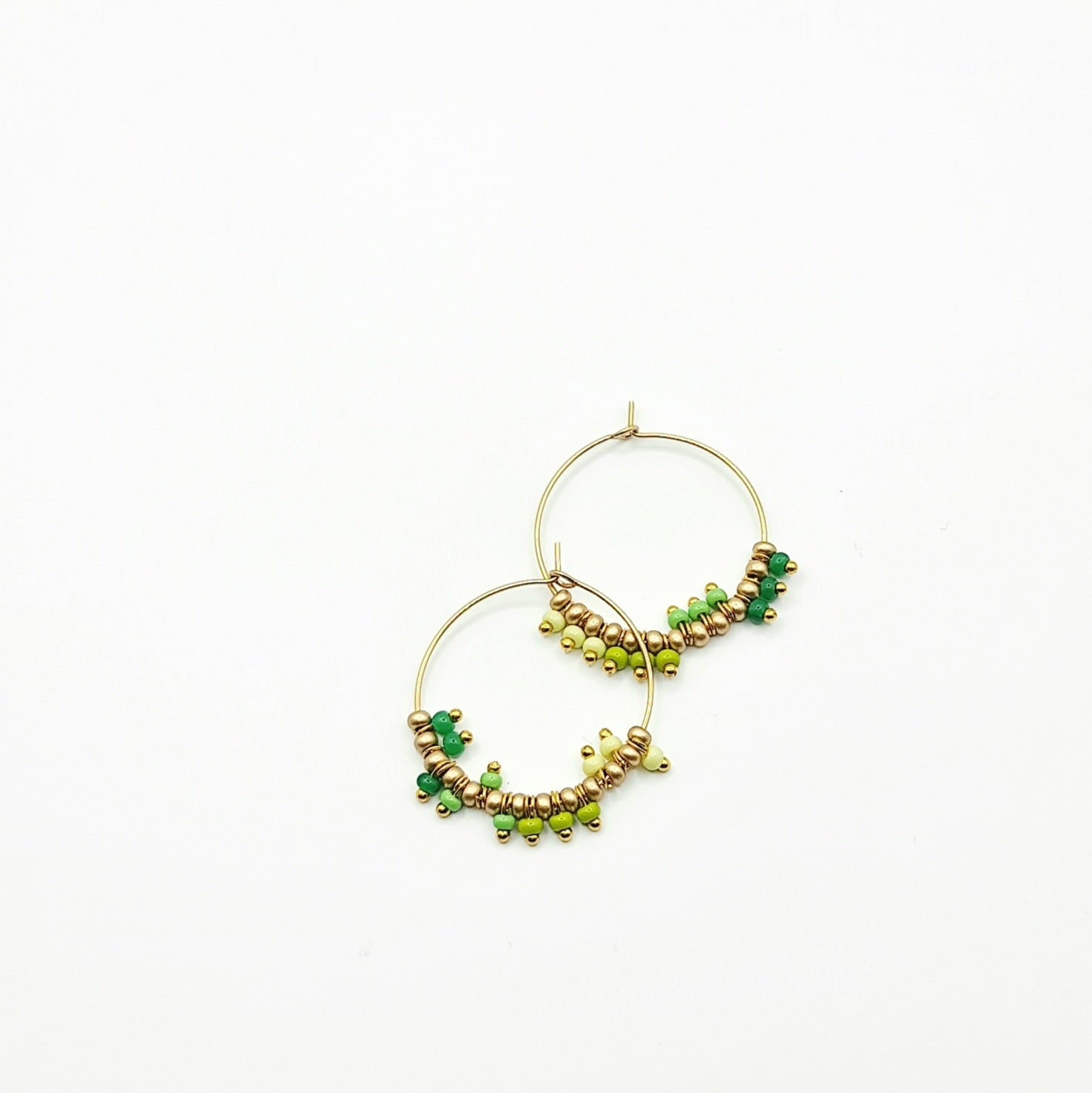 green and gold hoop earrings, green and gold beaded hoop earrings, green beaded earrings